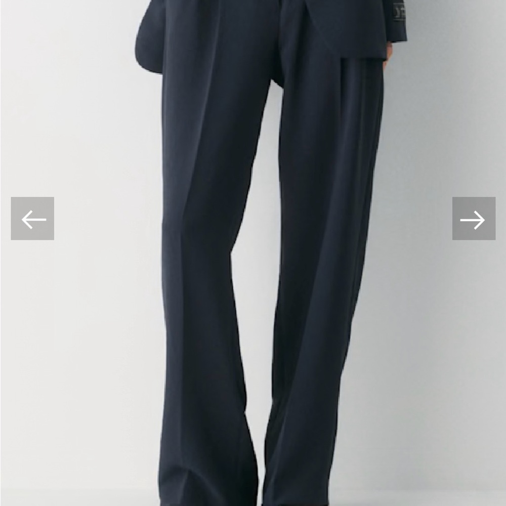 Aritzia Midnight Blue Women's Effortless Pant